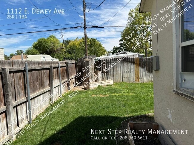 Building Photo - 1112 E Dewey Ave