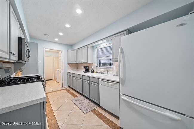 Building Photo - 2965 Barna Ave