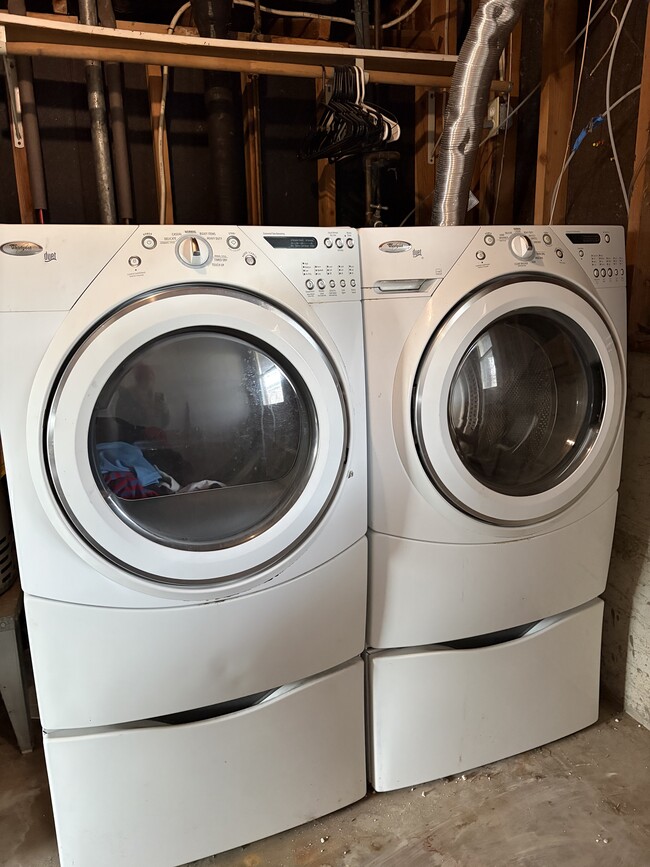 Building Photo - 4382 900 W