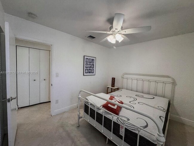 Building Photo - 9731 Bel Aire Dr