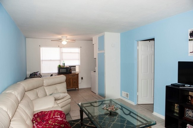 Interior Photo - Island House Apartments