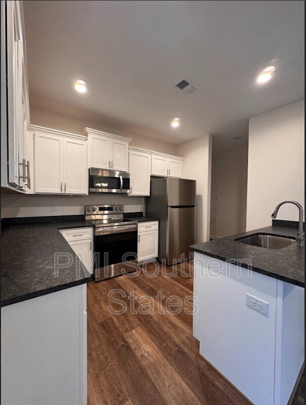 Building Photo - 207 Clarus Crk Wy