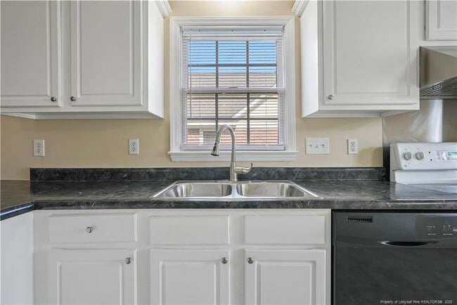 Building Photo - 6328 Fox Glen Dr