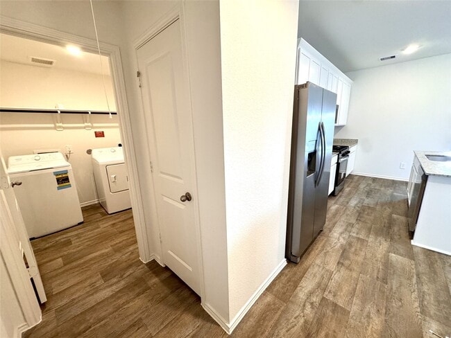 Building Photo - 30407 Carter Cv