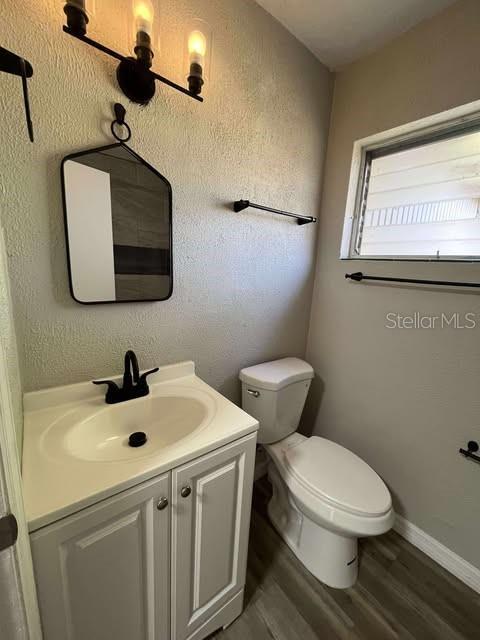 Building Photo - 215 W Valencia St