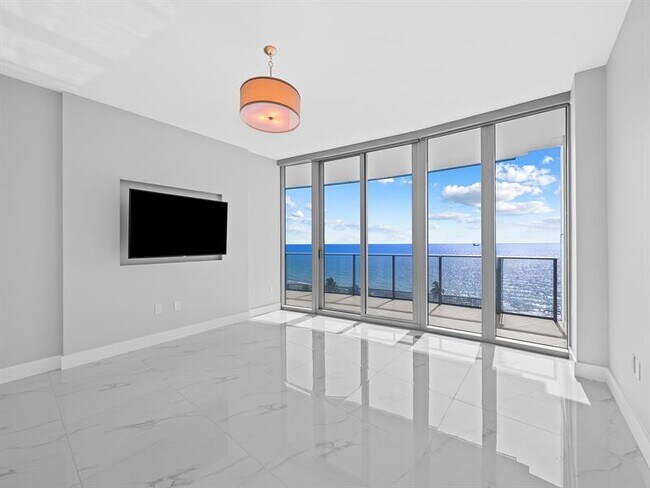 Building Photo - 701 S Fort Lauderdale Beach Blvd