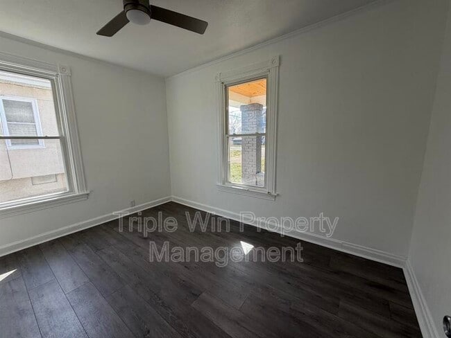 Building Photo - 123 W Thornton Ave