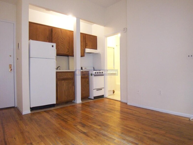 Building Photo - 605 W 112th St