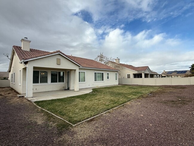 Building Photo - Apple Valley Estates- Gated Community- Beautiful 4 Bedrooms, 3 Bathrooms