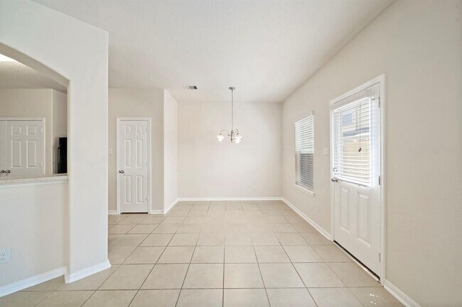 Building Photo - 2407 Lacyberry St