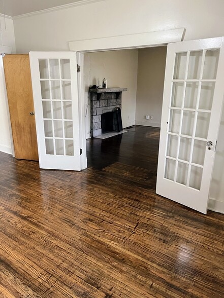 Building Photo - 509 19th Ave N