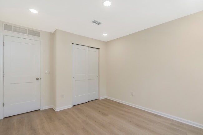 Building Photo - 219 Myrtle Rd