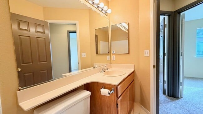 Building Photo - Beautiful 3BD/2.5BA, Multi-Level Townhome in the Shadowhawk Community in Danville- Available NOW!