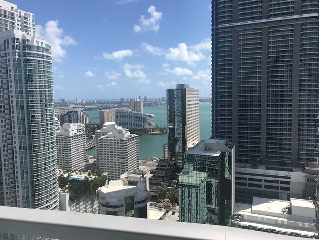 Primary Photo - 1050 Brickell Ave