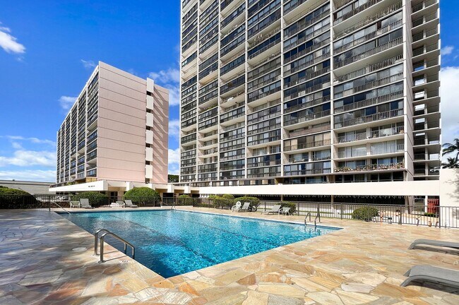 Building Photo - Renovated Kahala Towers-3 bedroom, 2 bath,...