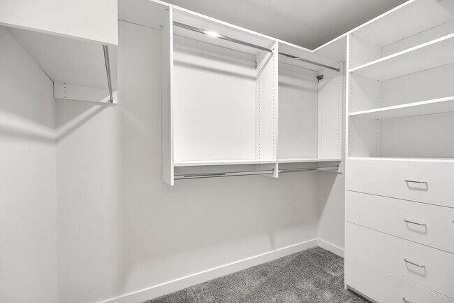 Building Photo - Beautifully renovated Home Briarwood!