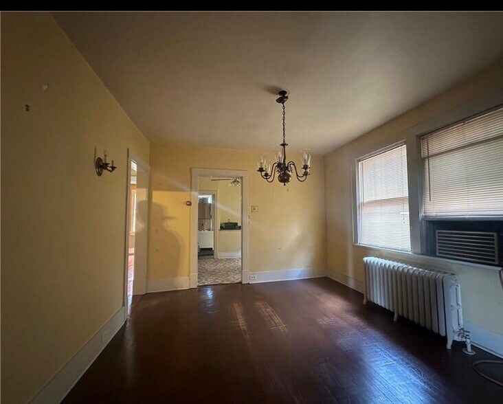 Building Photo - 3415 Parkview Ave