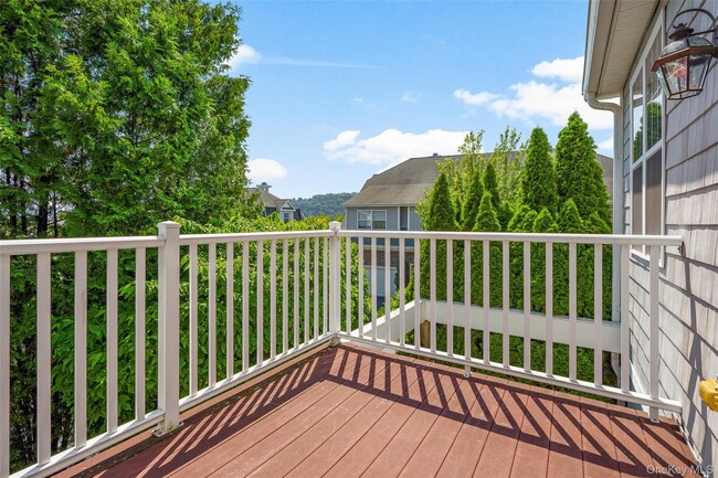 Building Photo - 402 Waterview Dr