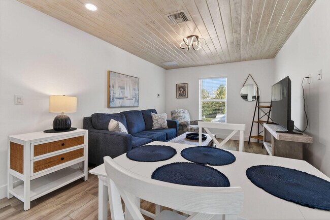 Building Photo - 608 SE 5th St