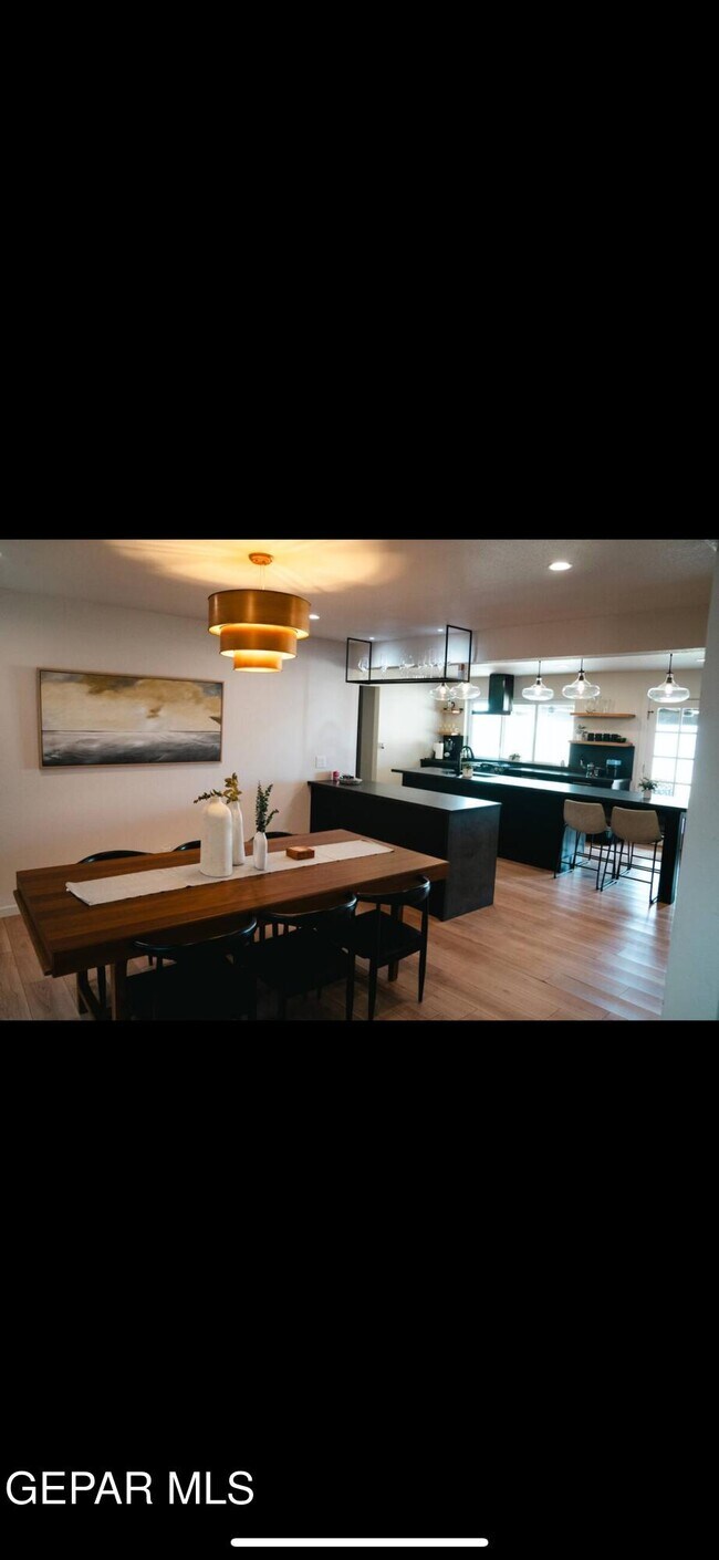 Building Photo - 9001 Lait Dr