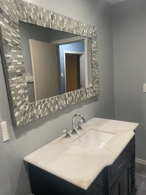 Building Photo - 10020 Losa Dr