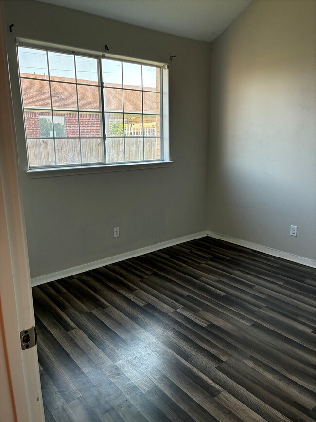 Building Photo - 14049 Overstreet Dr