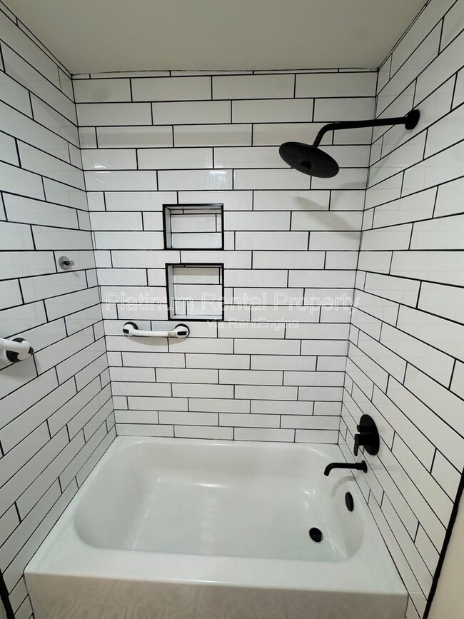 Building Photo - 4007 Shady Cir NW