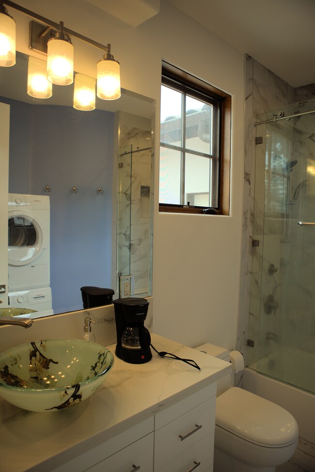 Building Photo - 1215 Altamead Dr