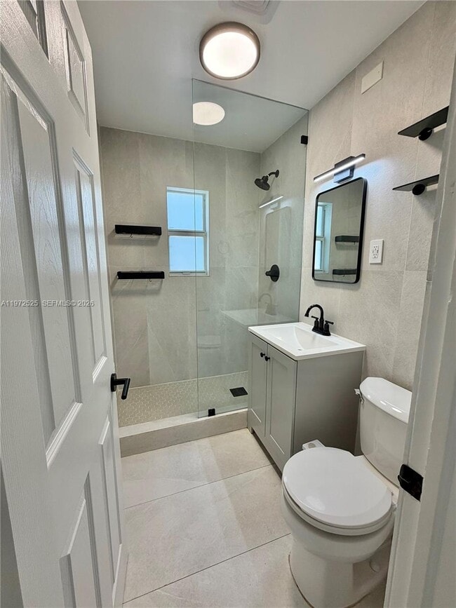 Building Photo - 11 Sidonia Ave