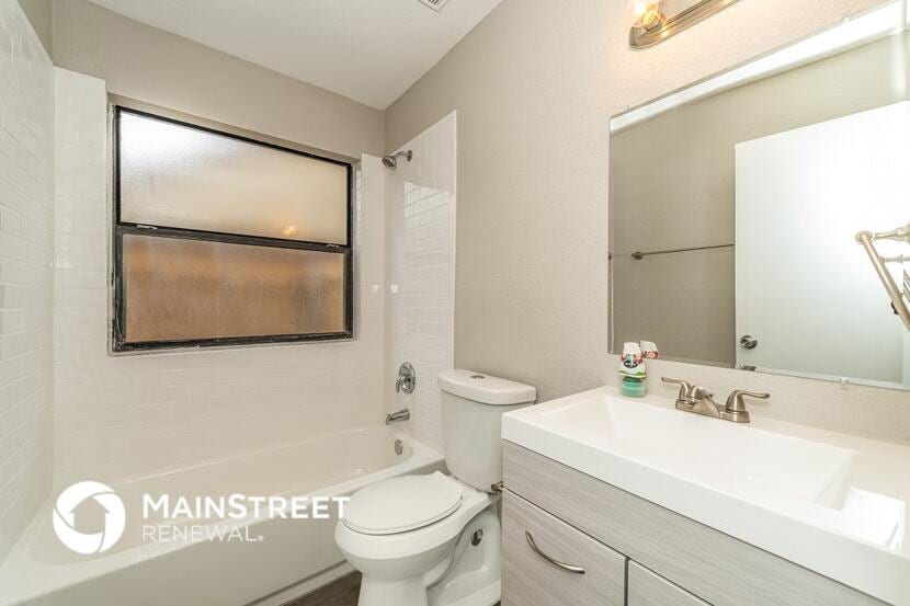 Building Photo - 3300 Fairview Dr