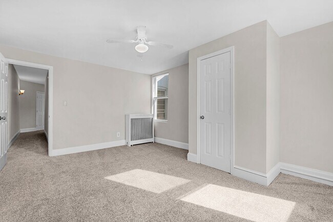 Building Photo - Charming 3-Bedroom with High Ceilings & Modern Updates