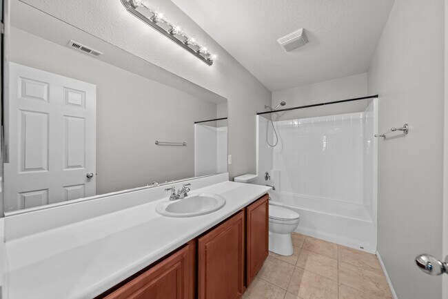 Building Photo - 34081 Clovis Way