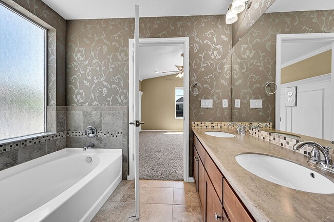 Building Photo - $2,595.00 - 3 Bed, 2.5 Bath Single Family ...