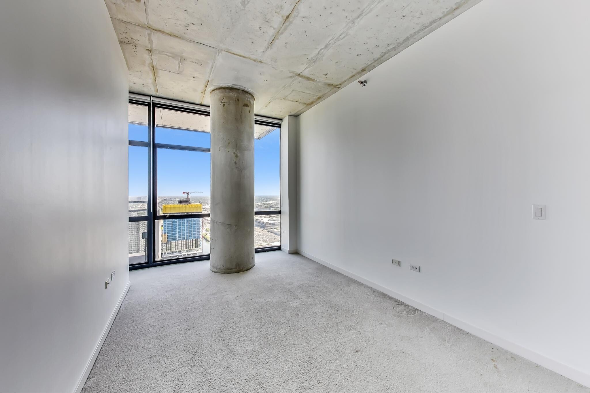 Building Photo - 235 W Van Buren St