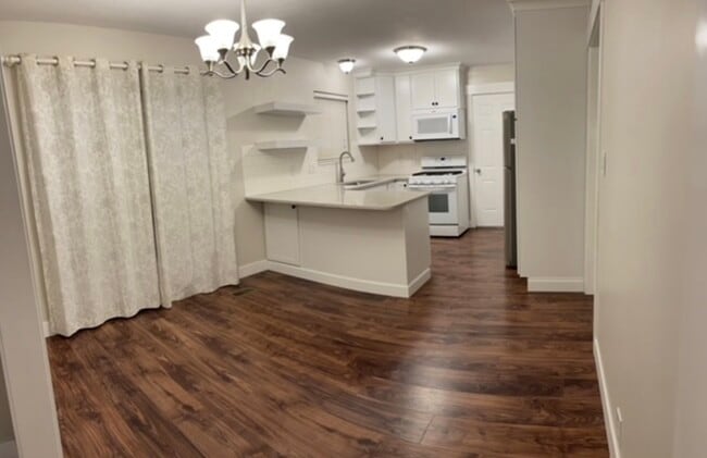 Building Photo - 43 W 1530 S