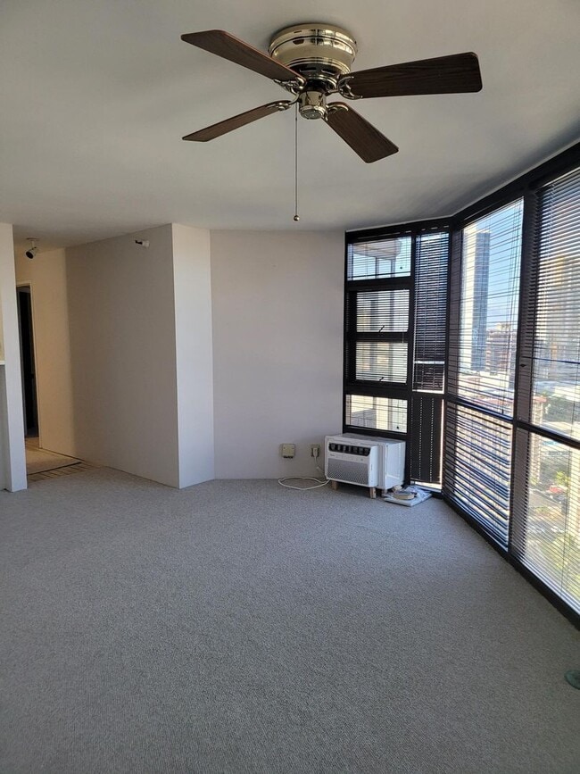 Building Photo - 930 Kaheka St