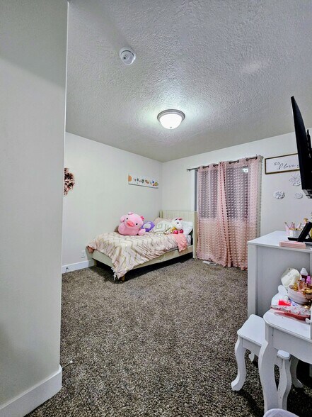 Building Photo - 2835 W 500 N