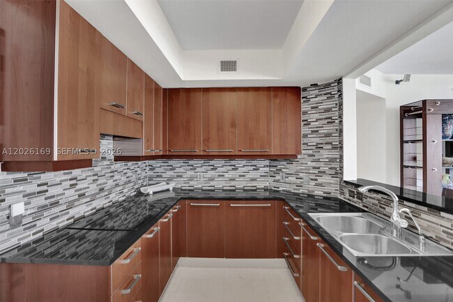 Building Photo - 3101 S Ocean Dr