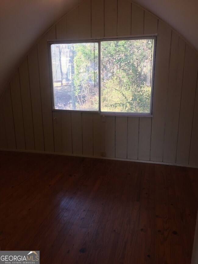 Building Photo - 1453 S Barnett Shoals Rd