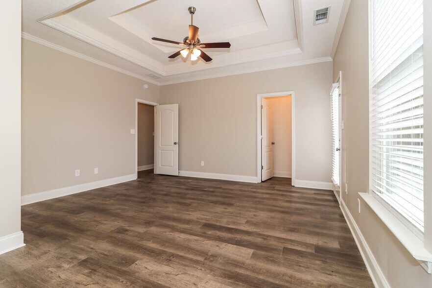 Building Photo - 49 Paces Overlook Cove