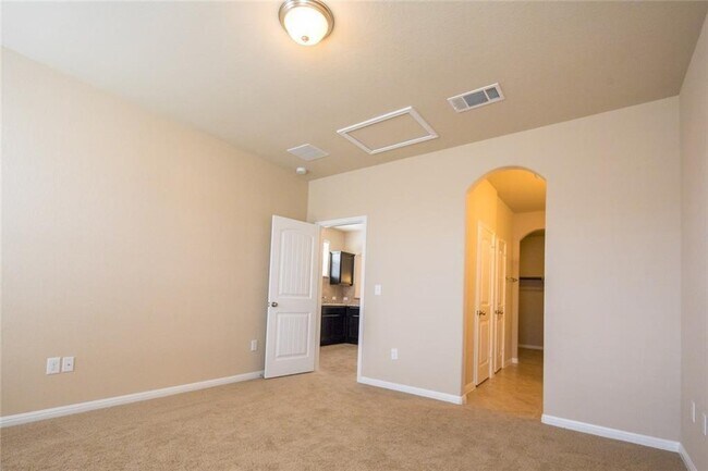 Building Photo - 517 Katmai Cir