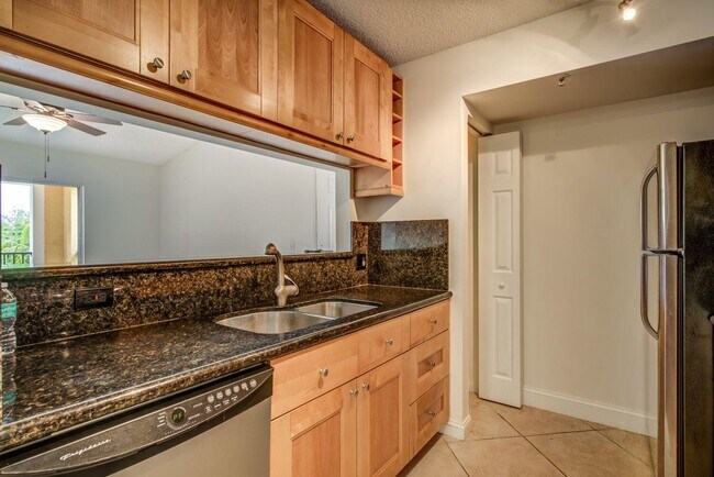 Building Photo - 103 Yacht Club Way