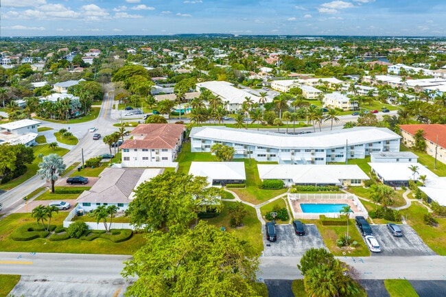 Building Photo - 2757 NE 29th Ave