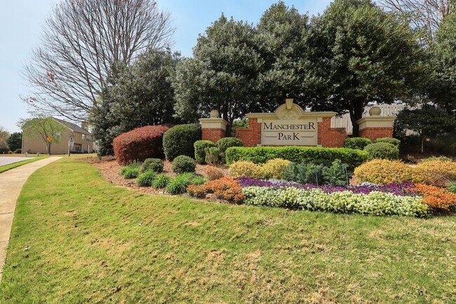 Building Photo - 3325 Ridgefair Dr