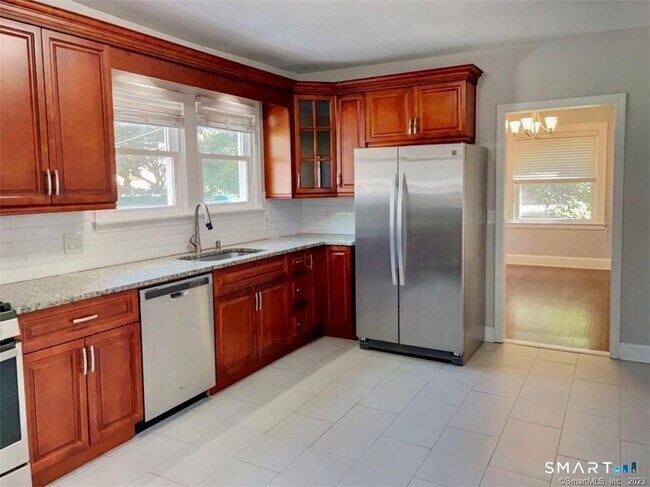 Building Photo - 203 Toms Rd