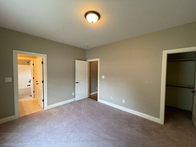 Building Photo - 3725 Nether Ridge Rd