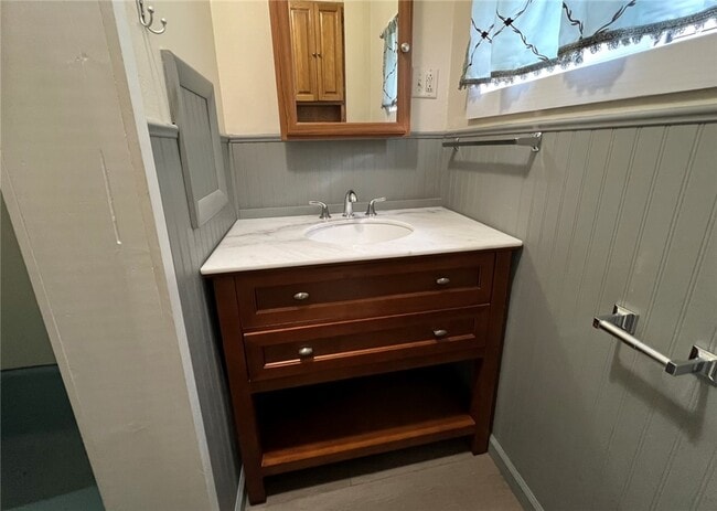 Building Photo - 912 Magee St