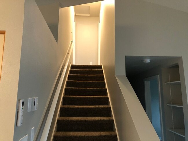 Building Photo - Completely updated 3 bedroom 1 bath duplex!