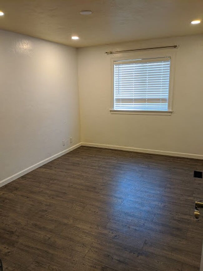 Building Photo - Updated 3-Bedroom, 2.5-Bath Home ~ Solid S...