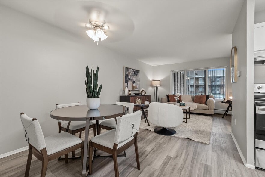 Building Photo - Huntington House Apartments